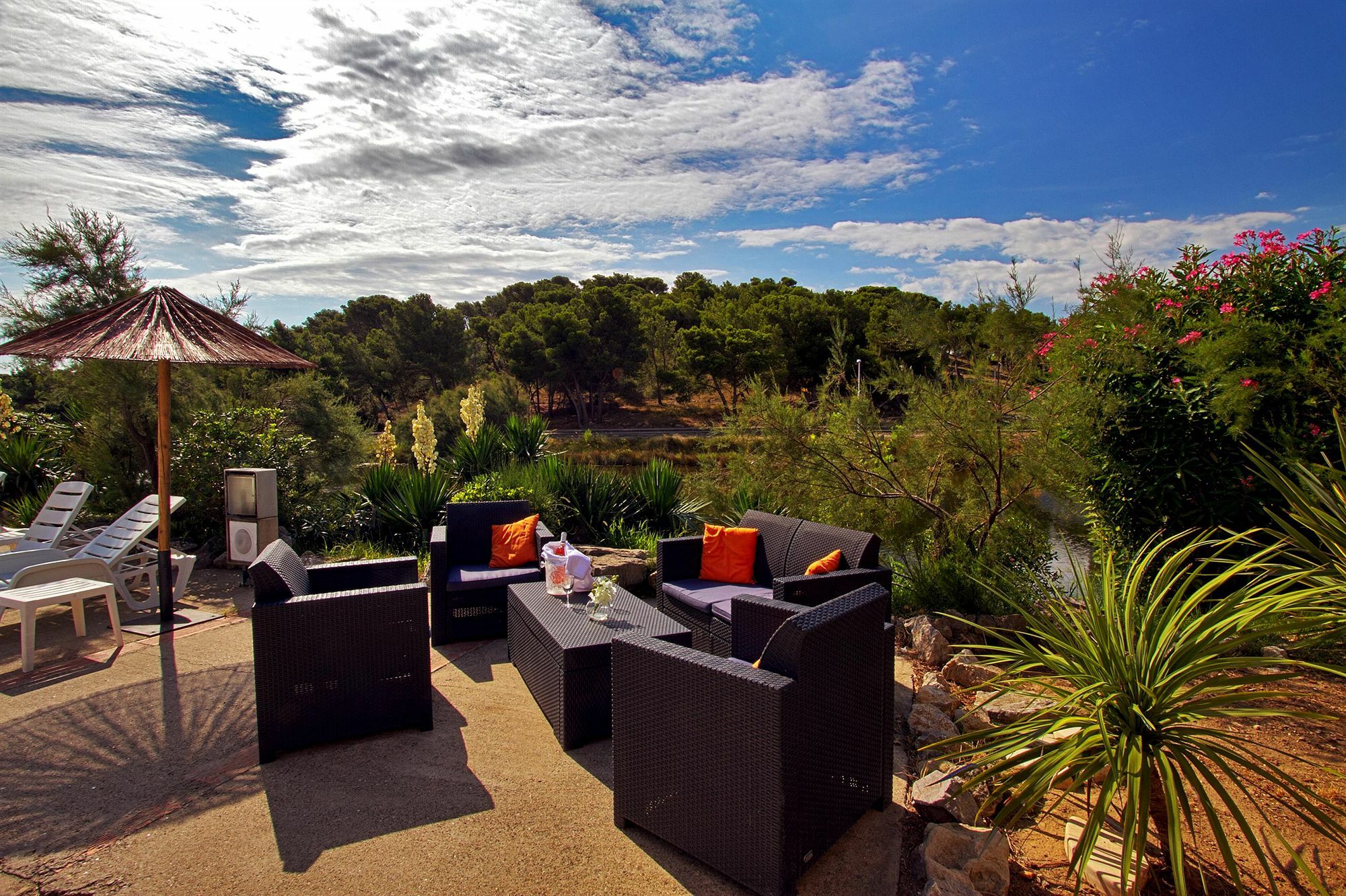 גרואיסאן Hotel Le Phoebus Garden & Spa מראה חיצוני תמונה