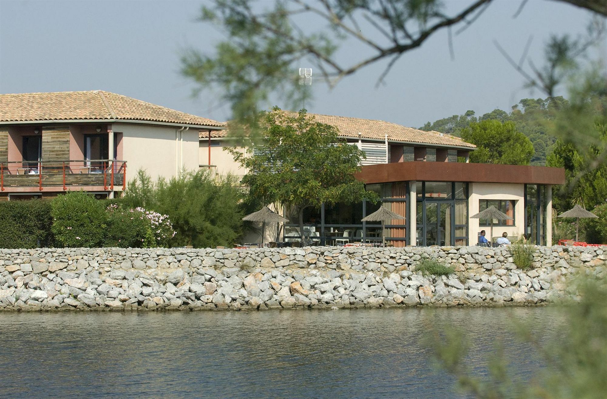 גרואיסאן Hotel Le Phoebus Garden & Spa מראה חיצוני תמונה